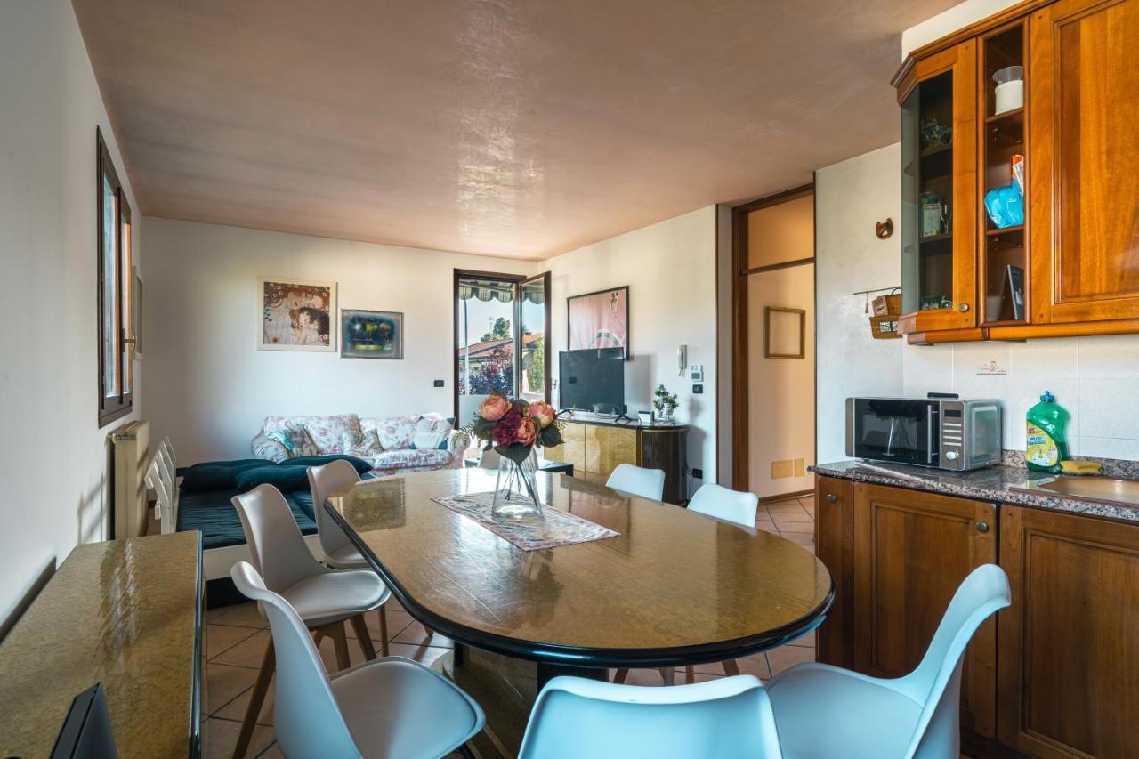 Te Vojo Ben -Furnished Flat- Apartment Santa Maria Di Sala Luaran gambar