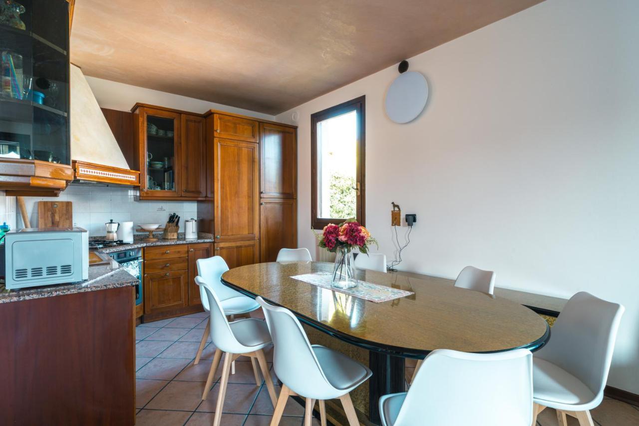 Te Vojo Ben -Furnished Flat- Apartment Santa Maria Di Sala Luaran gambar