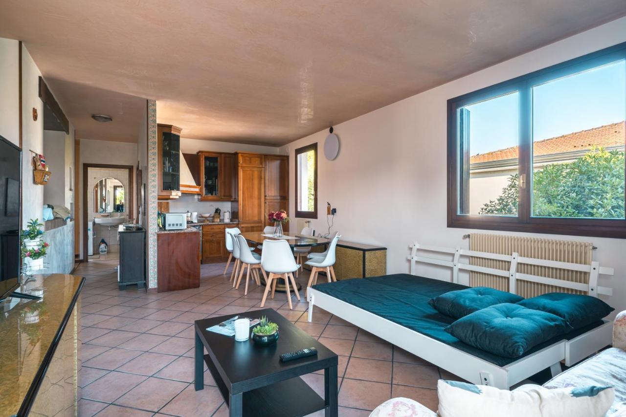 Te Vojo Ben -Furnished Flat- Apartment Santa Maria Di Sala Luaran gambar