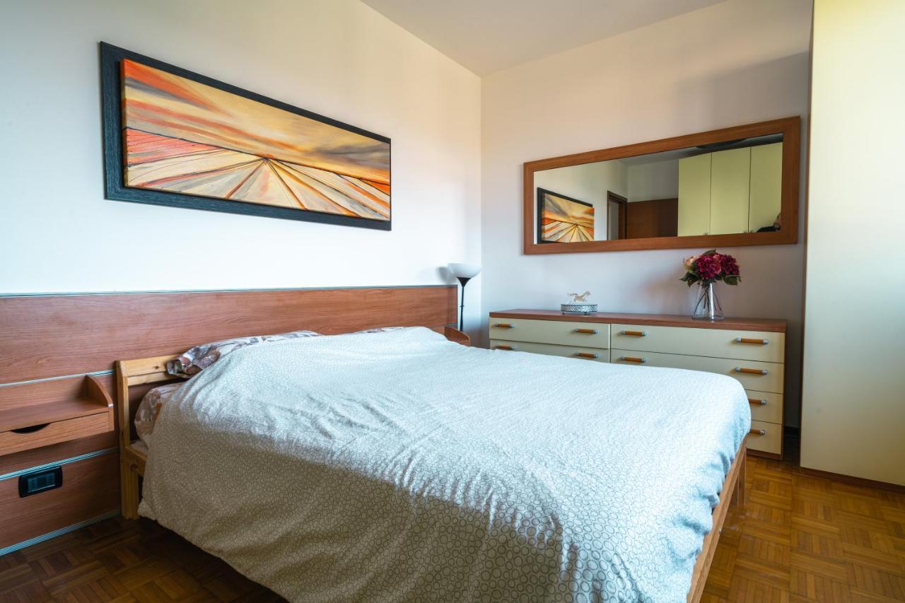 Te Vojo Ben -Furnished Flat- Apartment Santa Maria Di Sala Luaran gambar