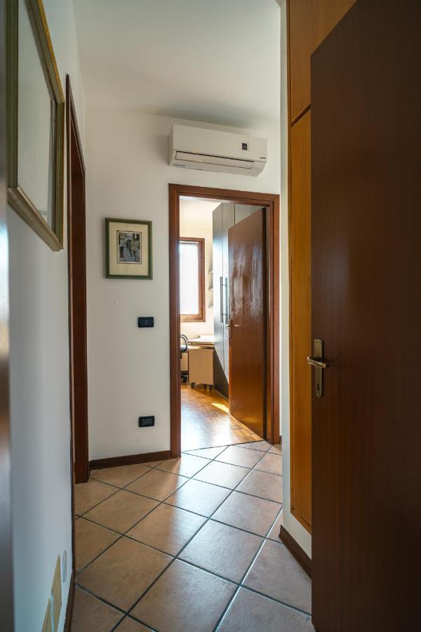 Te Vojo Ben -Furnished Flat- Apartment Santa Maria Di Sala Luaran gambar