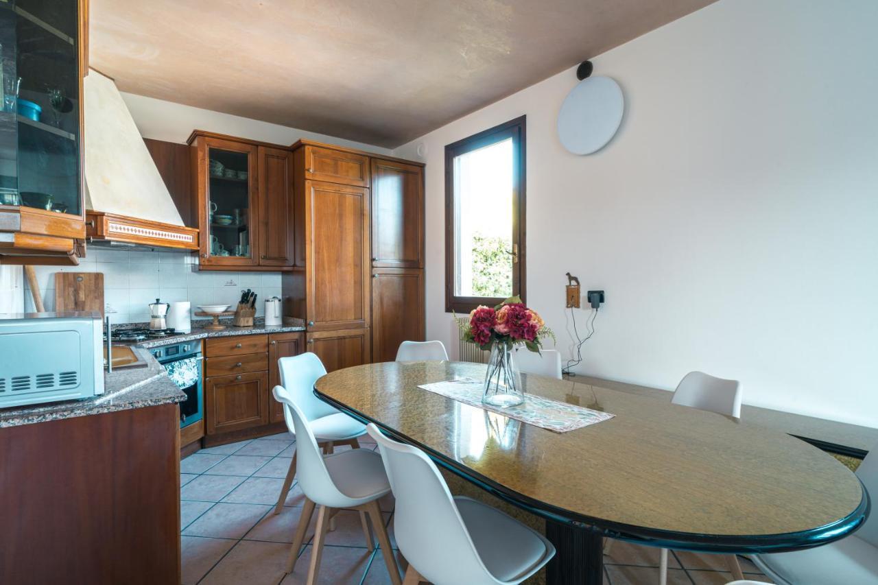 Te Vojo Ben -Furnished Flat- Apartment Santa Maria Di Sala Luaran gambar