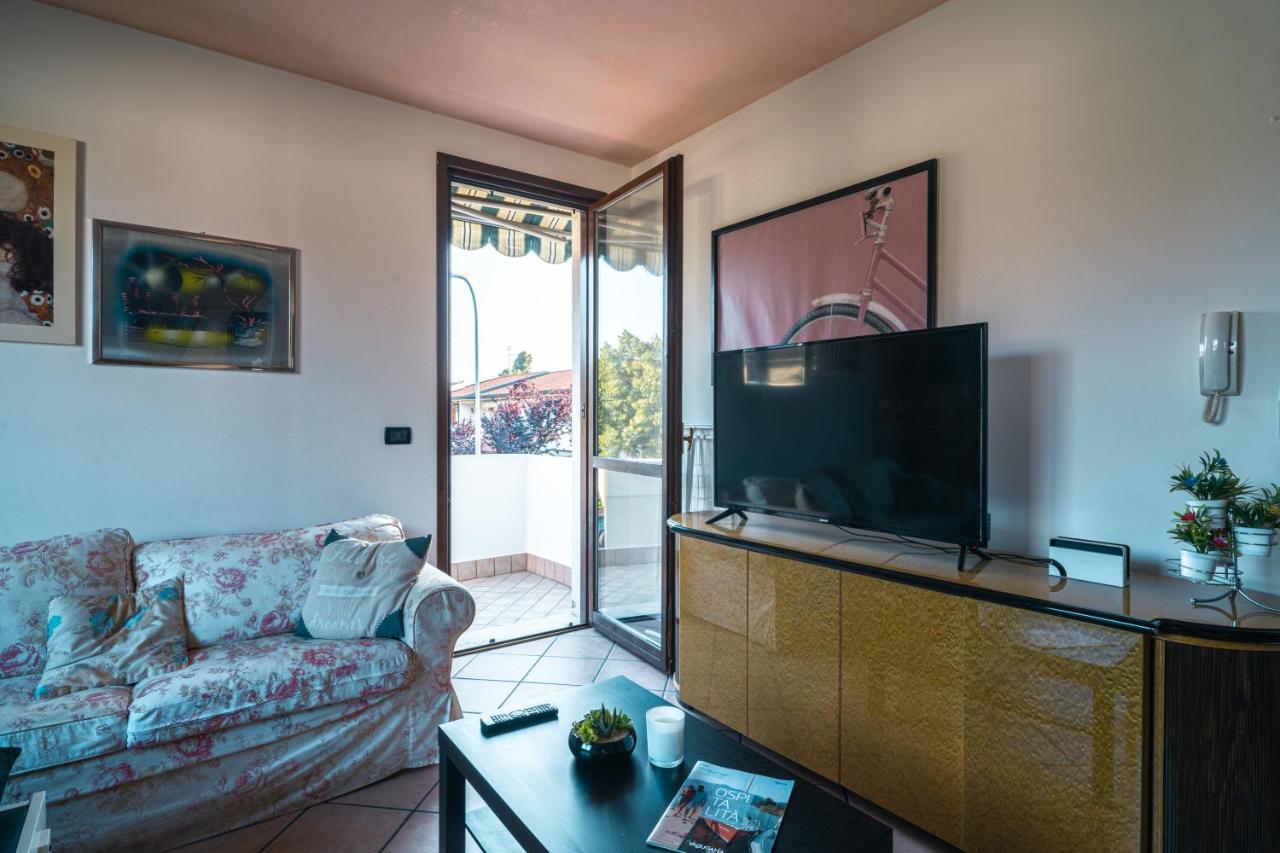 Te Vojo Ben -Furnished Flat- Apartment Santa Maria Di Sala Luaran gambar